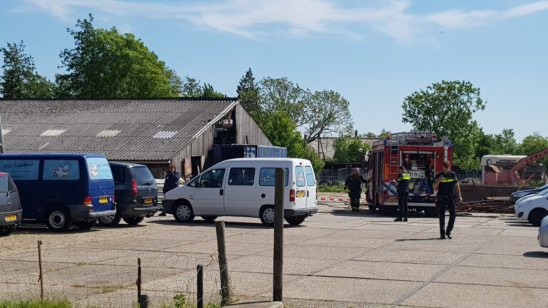 Veel rookontwikkeling bij brand in stal Oud Bodegraafseweg Bodegraven