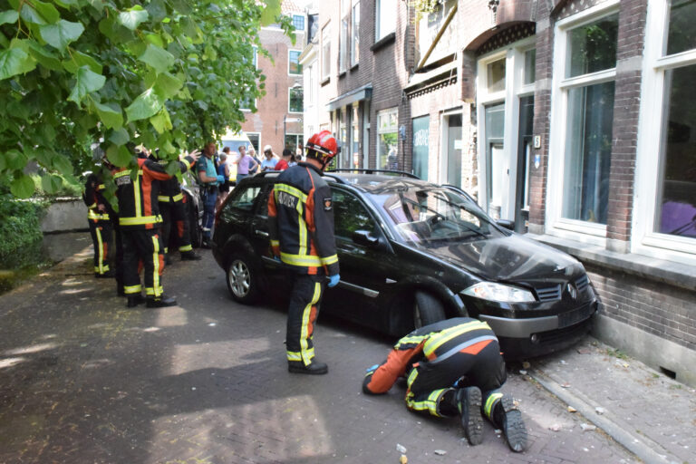 21-jarige Rotterdammer aangehouden nadat hij op meerdere huizen botst in Gouda