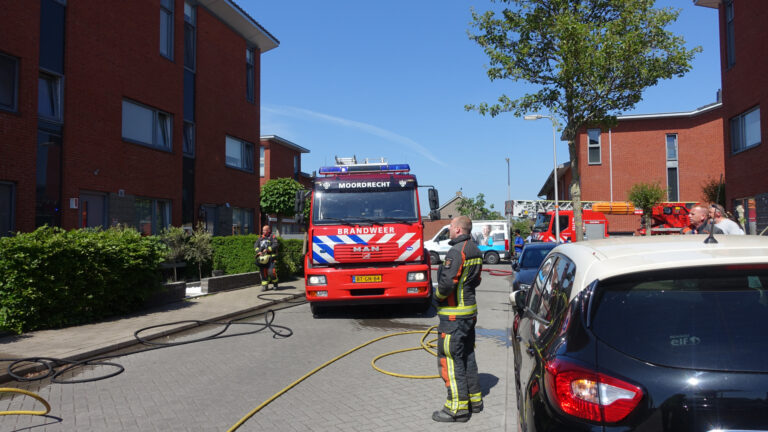 Flinke rookontwikkeling bij woningbrand Dokter van Westendorplaan Moordrecht