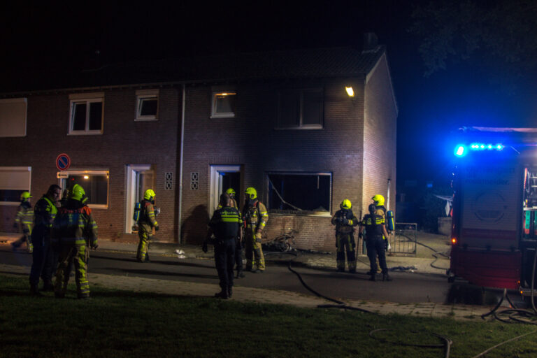 Veel schade aan woning door brandende scooter Geraniumstraat Sittard