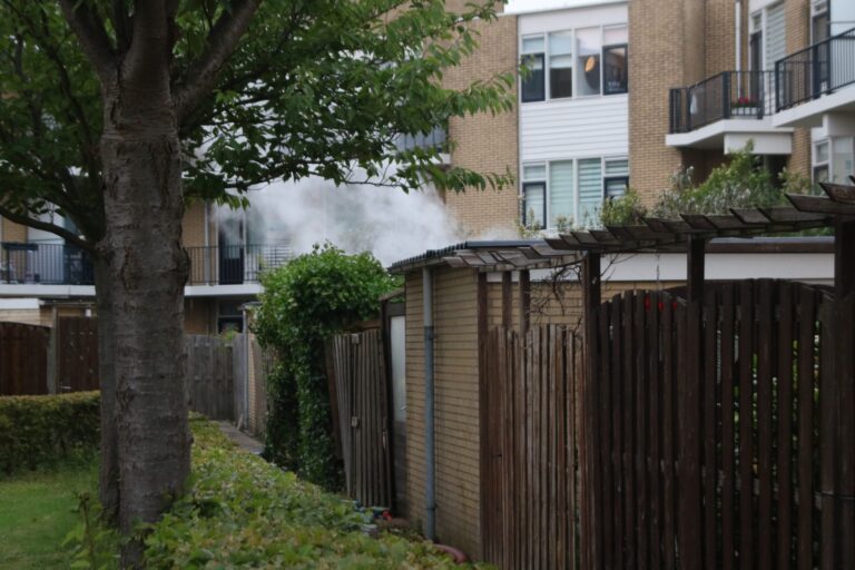 Grote schade bij brand in schuur Sluiswachter Spijkenisse