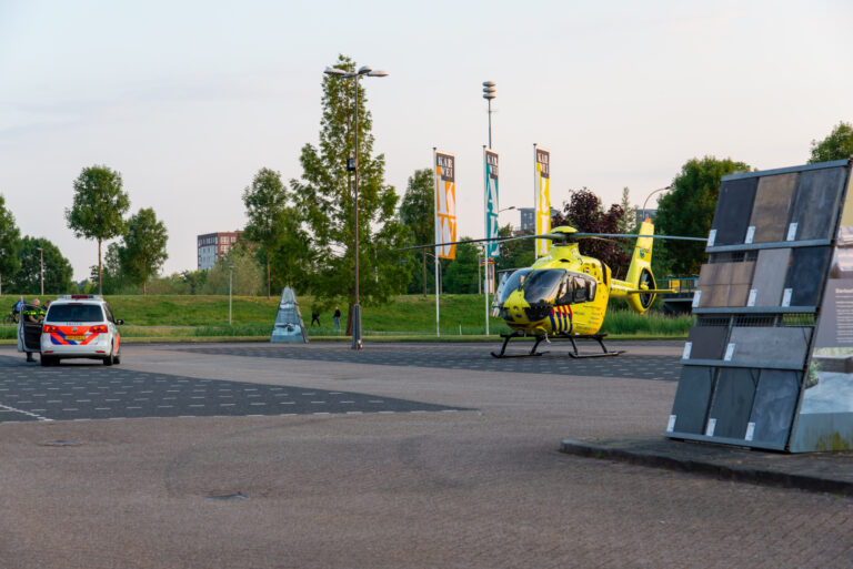 Traumahelikopter opgeroepen voor medische noodsituatie Lauwersmeer Barendrecht