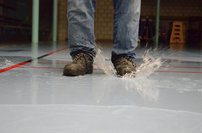 Wateroverlast in buurtcentrum Zuidplaslaan Waddinxveen