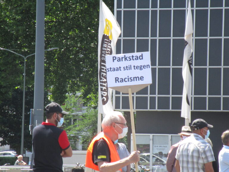 Black Live Matters-demonstratie door middel van stilteprotest Burgemeester van Grunsvenplein Heerlen