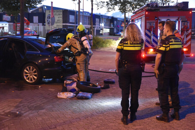 Brand in auto Industrieweg Rotterdam