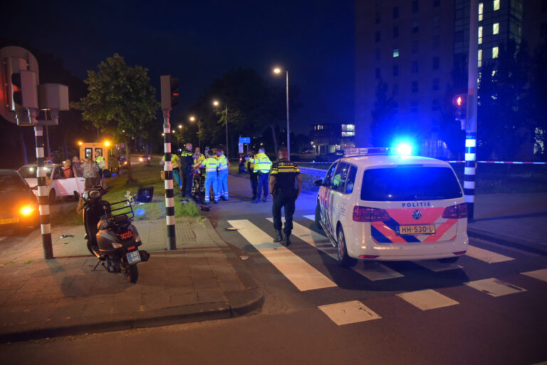 Persoon gewond na aanrijding met motor Aveling Hoogvliet Rotterdam