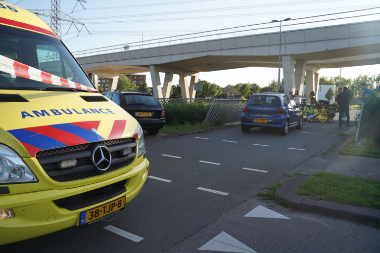 Fietsster zwaargewond na ongeval op oversteekplaats Laan van Dada Rotterdam