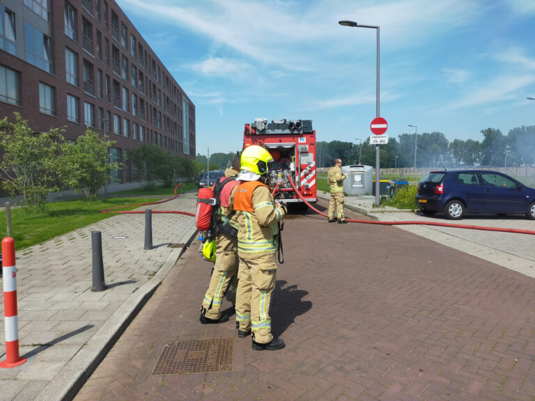 Ondergrondse stroomkabels vliegen in brand Van der Duijn van Maasdamweg Rotterdam