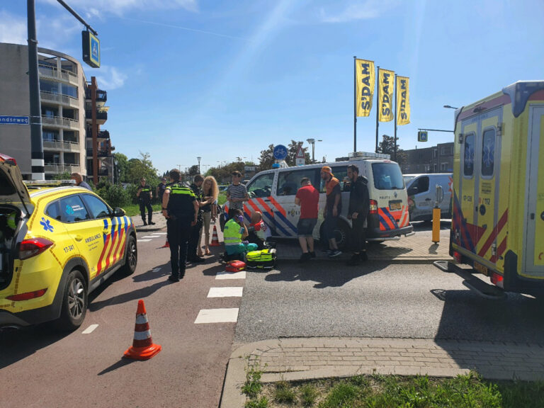 Wielrenner raakt gewond door botsing met afslaande auto ‘s-Gravelandseweg Schiedam