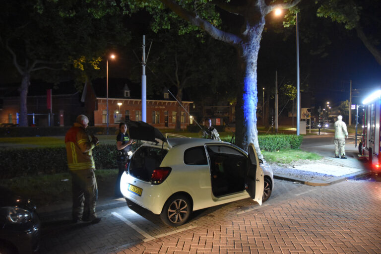 Flinke schade na vernielingen auto Putselaan Rotterdam