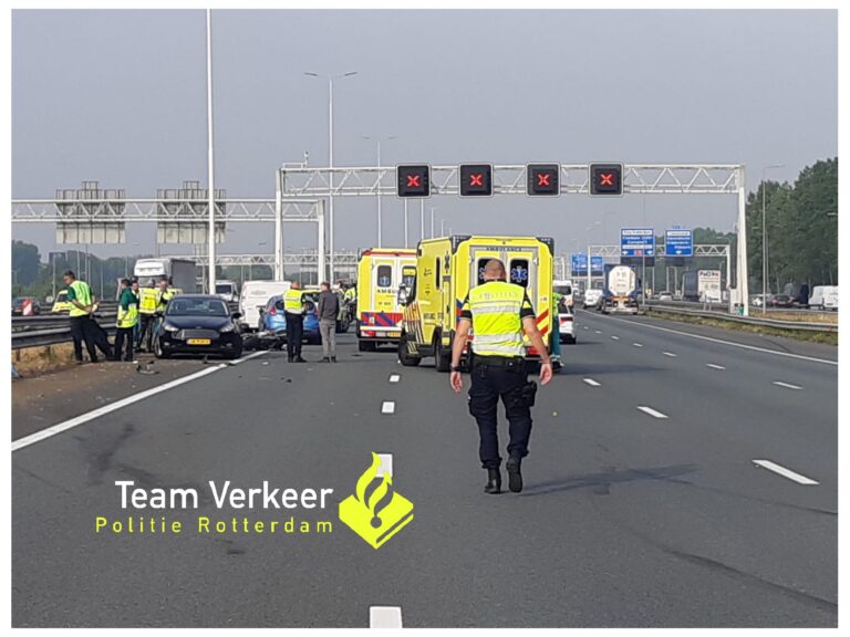 Motorrijder overleden na ongeval A15 Ridderkerk