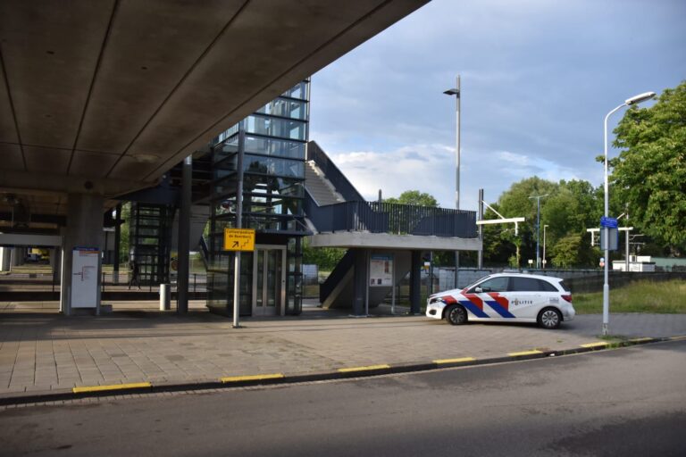 Twee gewonden en drie aanhoudingen na steekpartij busstation Zoetermeer