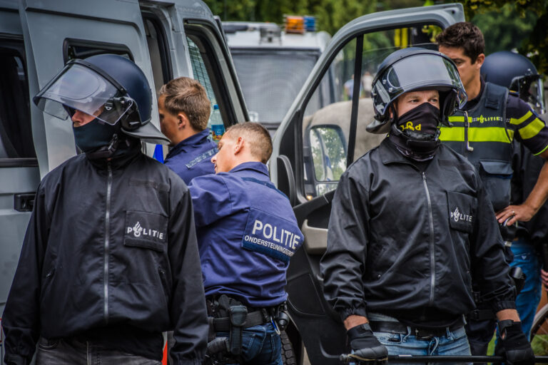 Zes nieuwe aanhoudingen na ongeregeldheden bij demonstratie op Malieveld