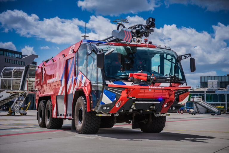 Dit zijn de nieuwe brandweervoertuigen op Rotterdam The Hague Airport