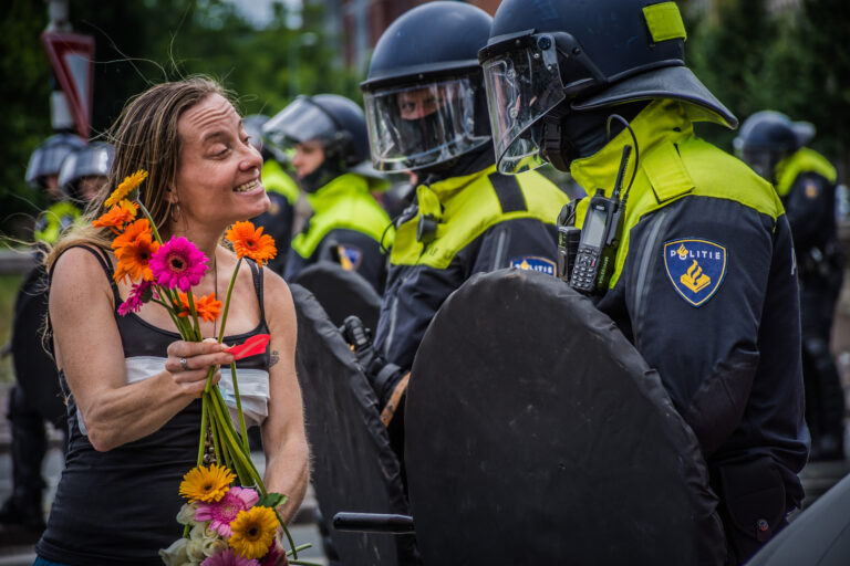 Demonstratie Virus Waanzin wederom verboden; organisatie wil ondanks verbod naar Den Haag