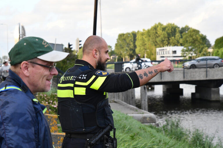 Hulpdiensten opgeroepen voor twee zwemmers De Sprong Hellevoetsluis