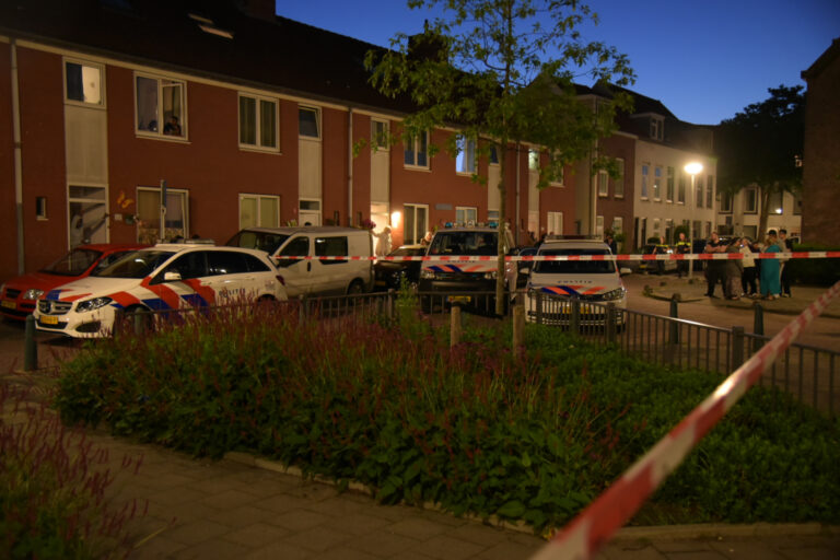 Man neergestoken bij woningoverval aan Narcissenstraat in Rotterdam