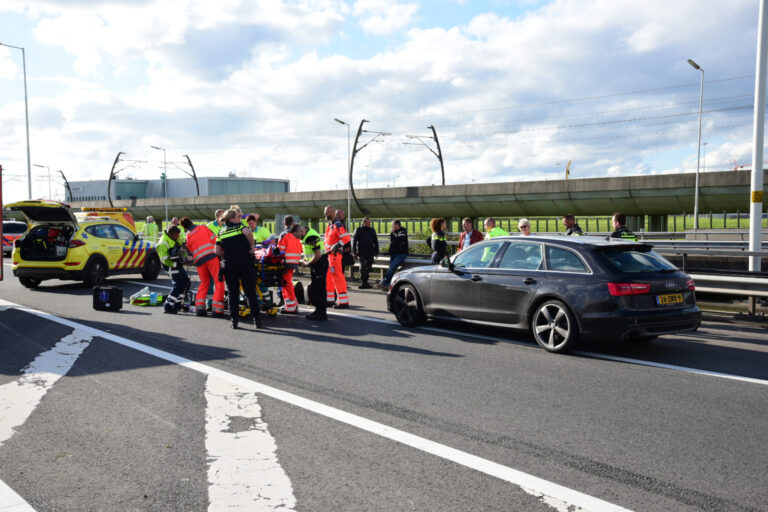 Motorrijder zwaargewond na ongeval Rijksweg A15 Rotterdam