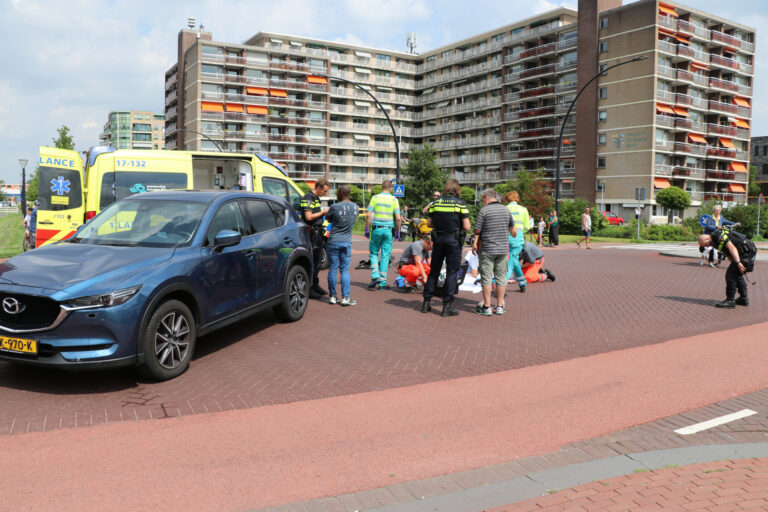 Vrouw zwaargewond na aanrijding met auto Reigerlaan Capelle aan den IJssel