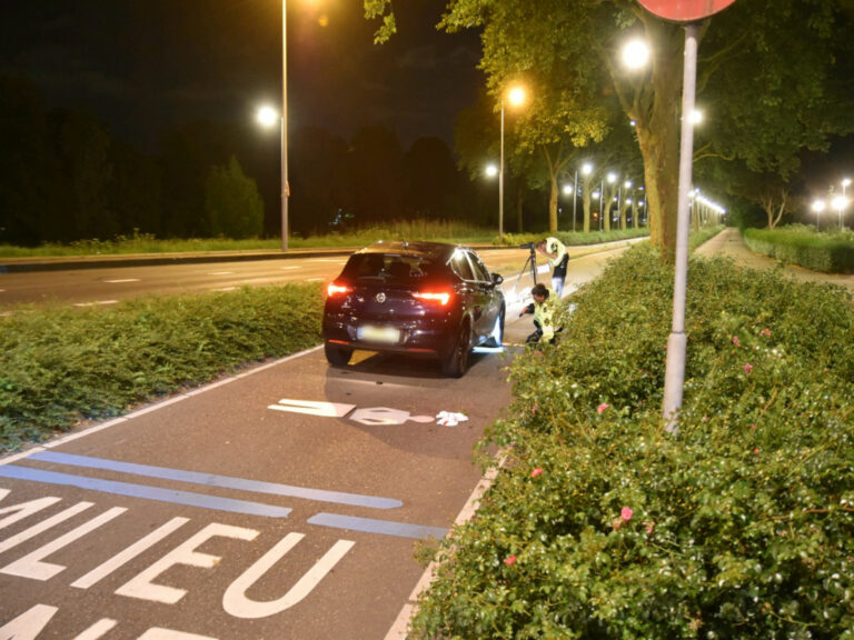 Wielrenner gewond na aanrijding met auto Boezemlaan Rotterdam