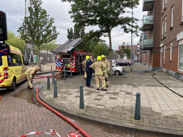 Meerdere gewonde bij ontploffing in schuur Spiegelstraat Rotterdam