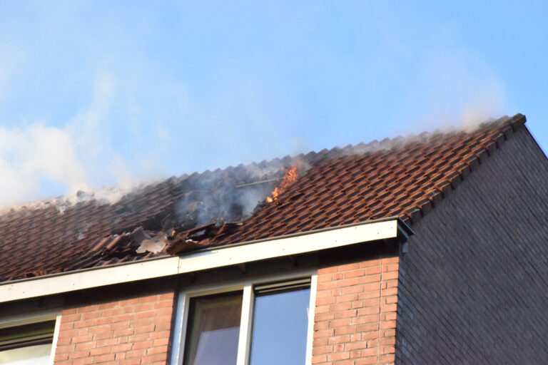 Veel rook bij brand in woning Rigoletto Capelle aan den IJssel