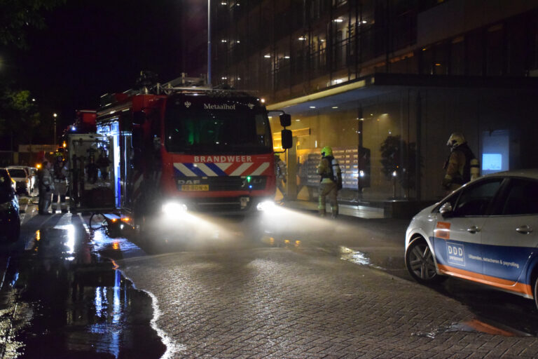 Stroomuitval na brand in kelderboxen Palladiostraat Rotterdam