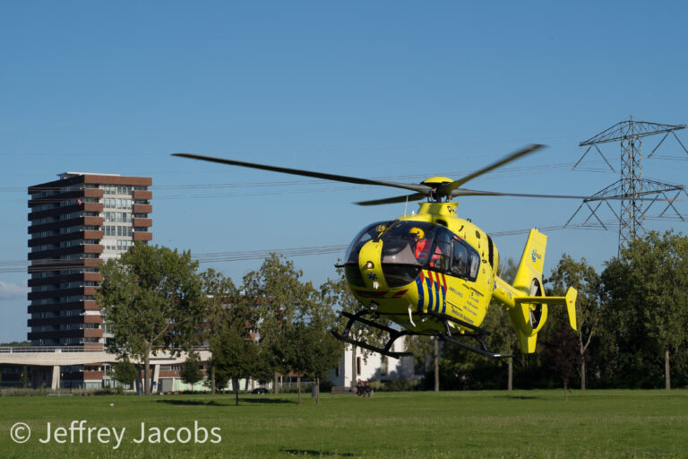 Traumahelikopter geland voor incident Siciliëboulevard Rotterdam