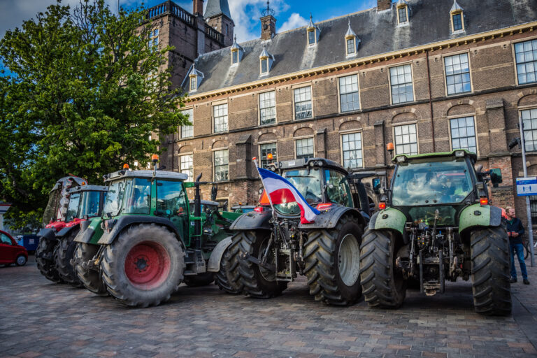 Minister Schouten legt ultimatum boeren naast zich neer