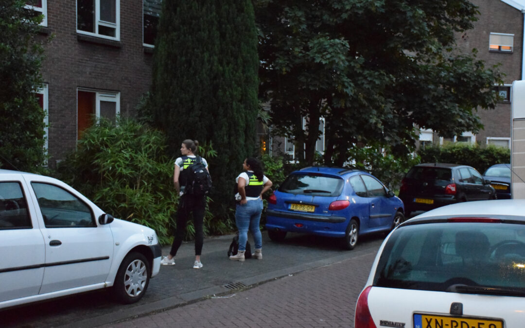 Politie valt woning binnen C. Busken Huetstraat Gouda