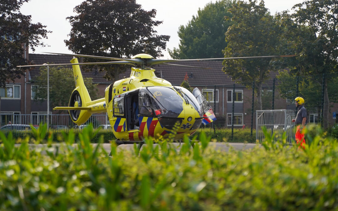 Traumahelikopter geland voor gewonde man na ongeval Burgemeester Schalijlaan Capelle aan den IJssel