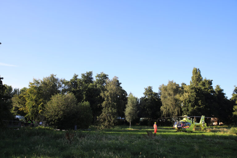 Man overleden na val in sloot Wollefoppenpark Paul van Ostaijensingel Rotterdam