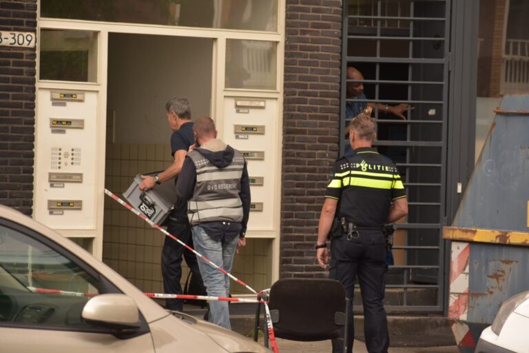 Vrouw (36) overleden na misdrijf, man 39 zwaargewond  Insulindestraat Rotterdam