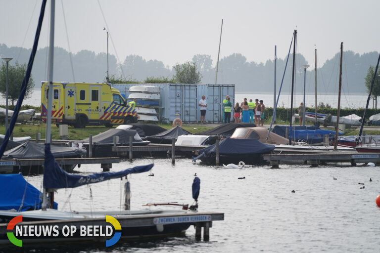 Opvarenden vallen van gehuurd bootje Zevenhuizerplas Rotterdam