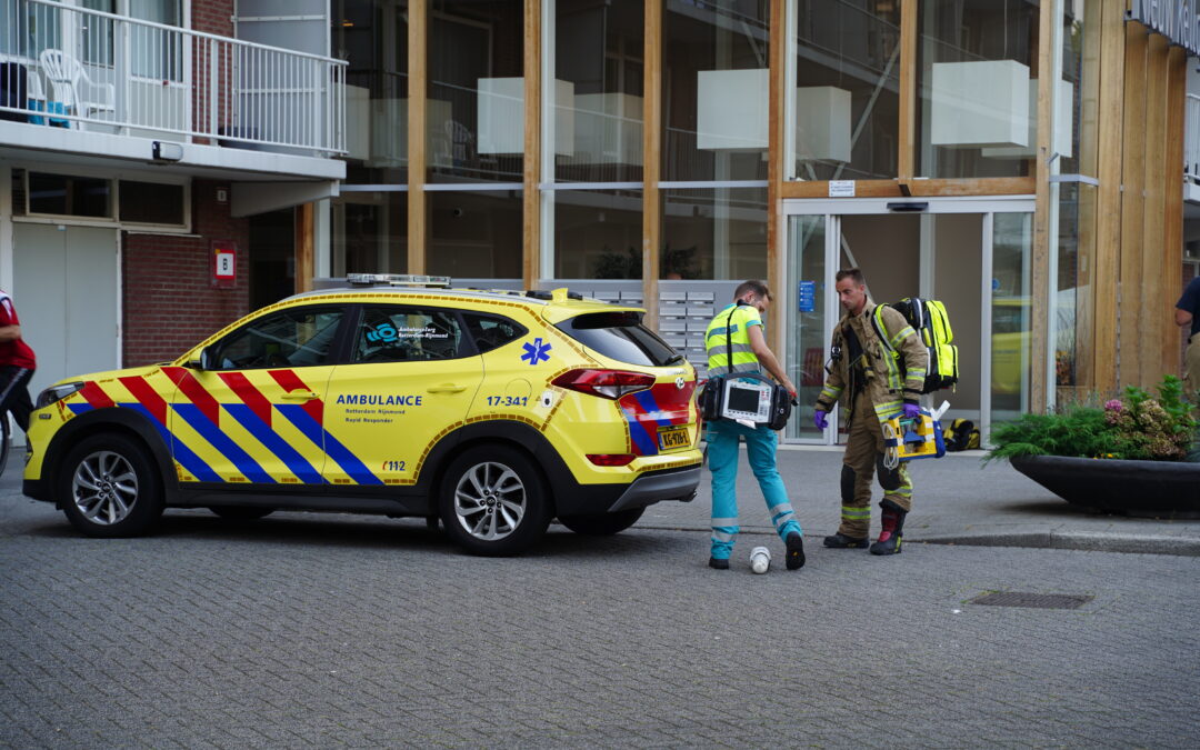Brandweer vindt overleden vrouw na alarmering van rookmelder Kellogplaats in Rotterdam