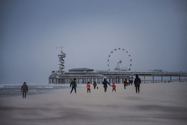 Vanavond code geel in kustprovincies vanwege harde wind