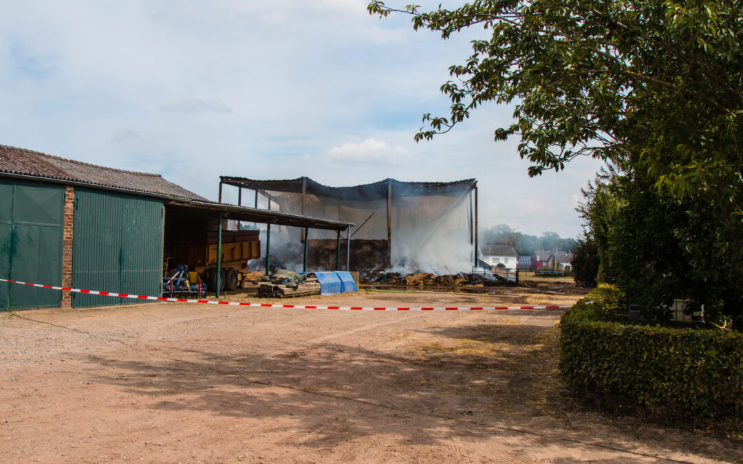 Grote hinder van stank van grote brand net over de grens Wehrerweg Sittard