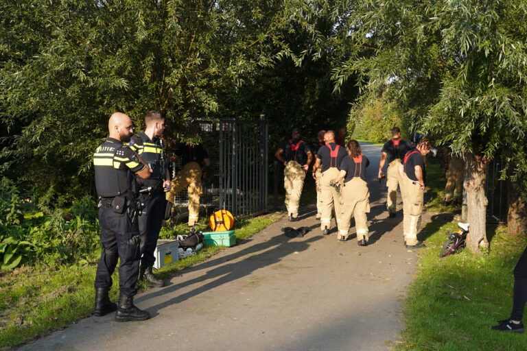 Brandweer zoekt naar mogelijk kind te water na achtergelaten kinderfiets Golfbaanpad Capelle aan den IJssel