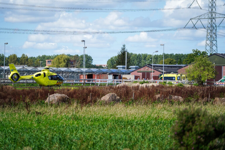 Traumahelikopter ingezet voor medische noodsituatie manege Hoofdweg-Zuid Nieuwerkerk aan den IJssel