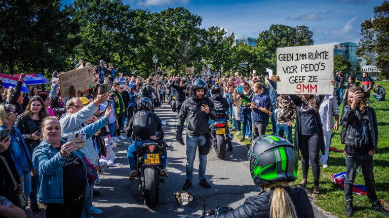 Demonstratie tegen omstreden ‘pedopartij’ in Den Haag