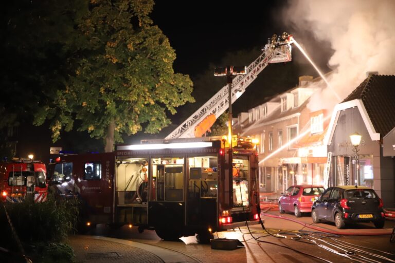 Forse brand in snackbar in centrum van Harmelen