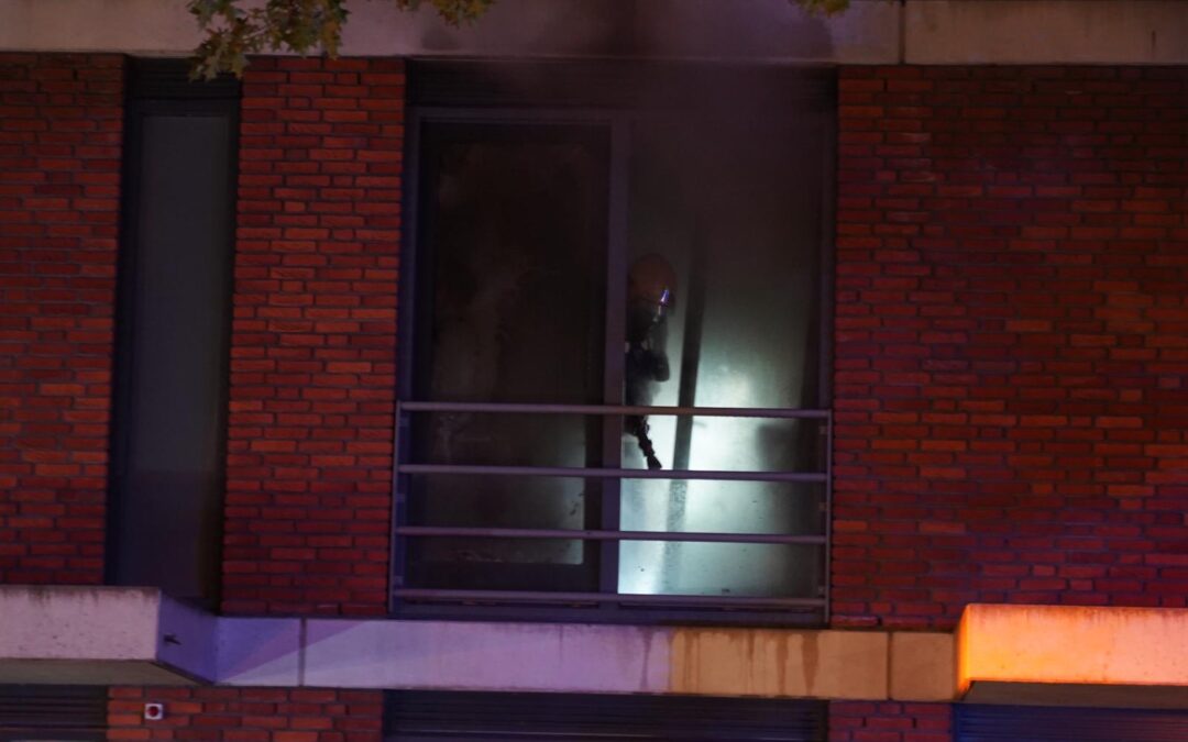 Korte hevige brand in woning aan Laan van Avant-Garde in Rotterdam