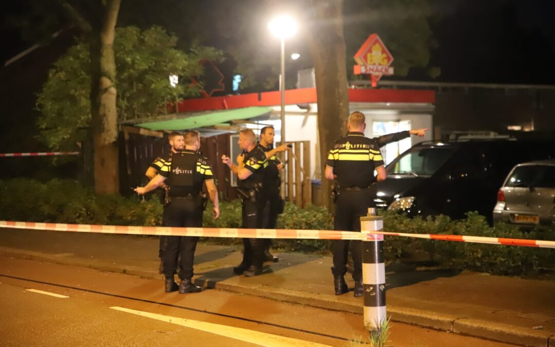Twee daders voortvluchtig na gewapende overval op snackbar in Gouda