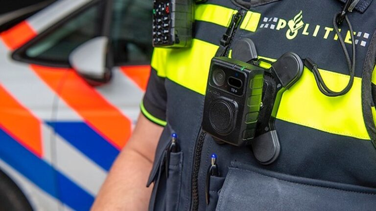 Politie Nederland schaft 2000 bodycams aan