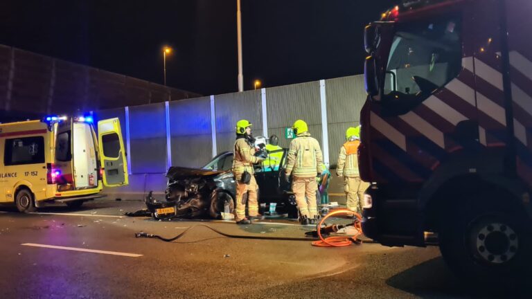 Gewonde na éénzijdig ongeval A20 Kethelplein Schiedam