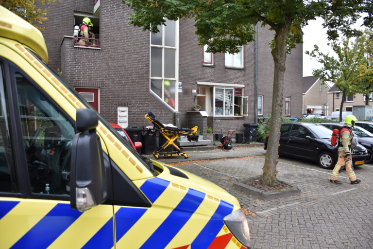 Forse schade na keukenbrand aan Tjonger in Rotterdam