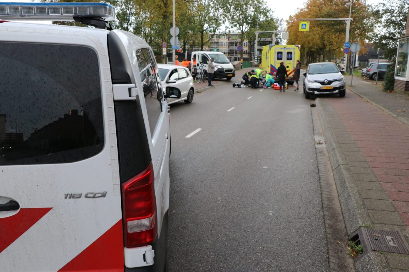 Fietsster zwaargewond na aanrijding met auto Rembrandtsingel Capelle