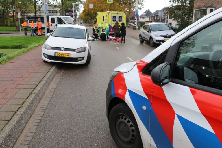 Fietsster zwaargewond na aanrijding met auto Rembrandtsingel Capelle aan den IJssel