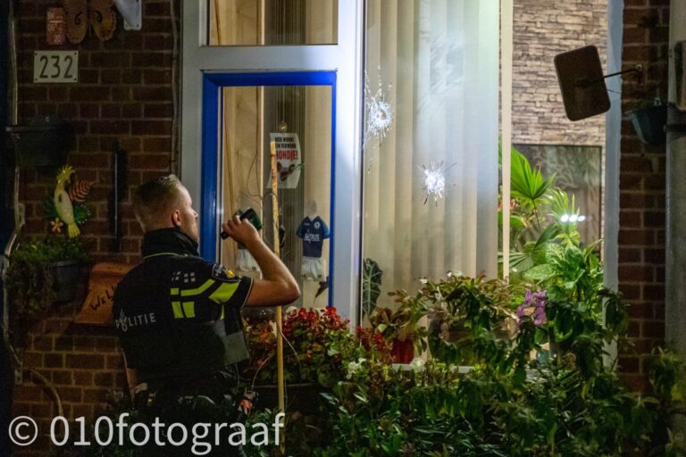 Oma en kleindochter beschoten in woning Da Costastraat Rotterdam