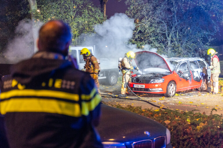 Auto in brand gestoken Schermerhoek Capelle aan den IJssel